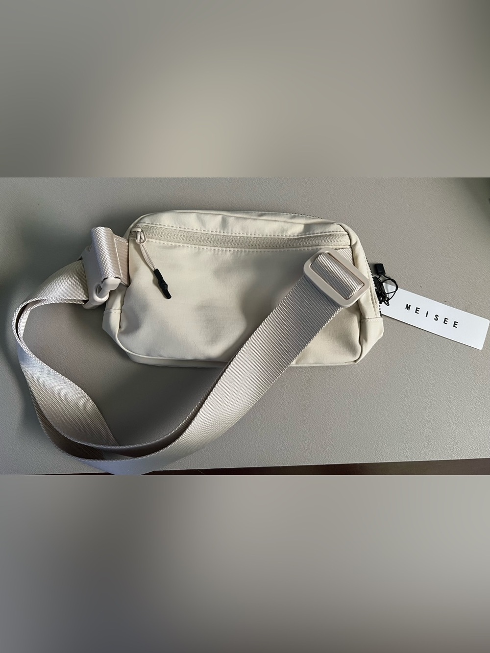 Minimalist Cream Crossbody Bag - Picture 2 of 3